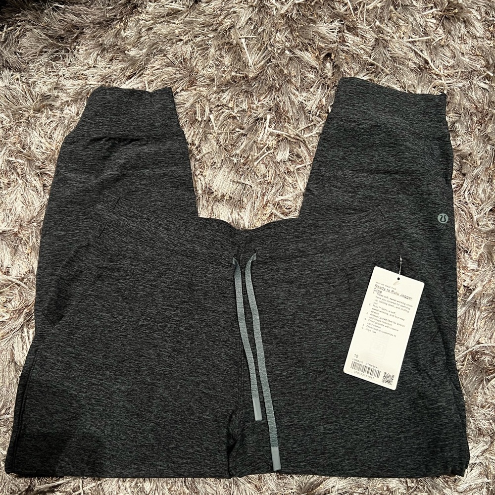 Lululemon jogger *crop